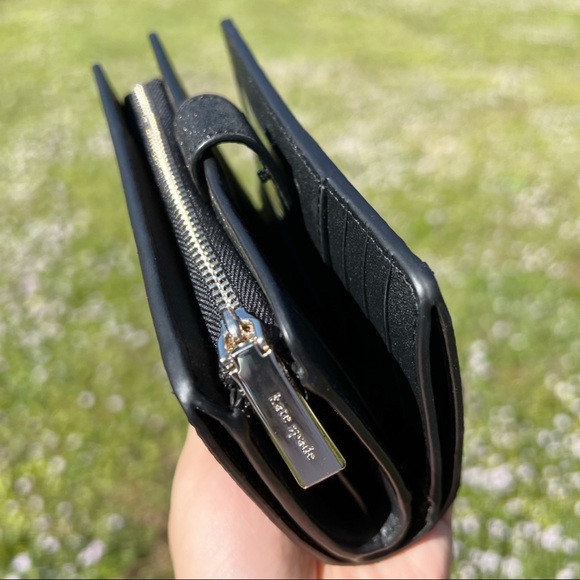 Kate Spade Giftable Boxed Medium Compact Bifold Wallet - Picture 3 of 5